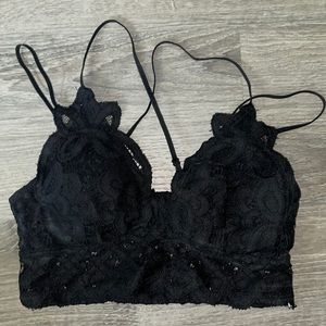 Strappy Bralette 🖤